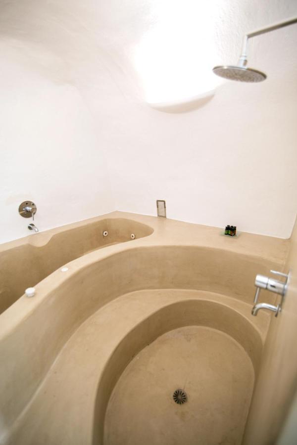 Menias Cave House Appartement Oía Buitenkant foto