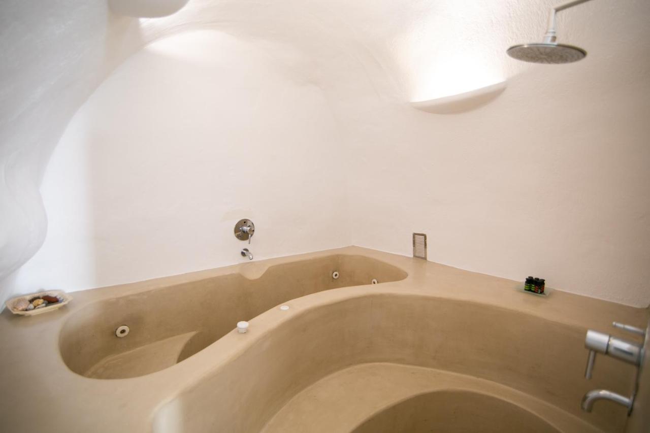 Menias Cave House Appartement Oía Buitenkant foto
