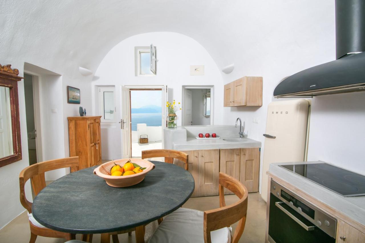 Menias Cave House Appartement Oía Buitenkant foto